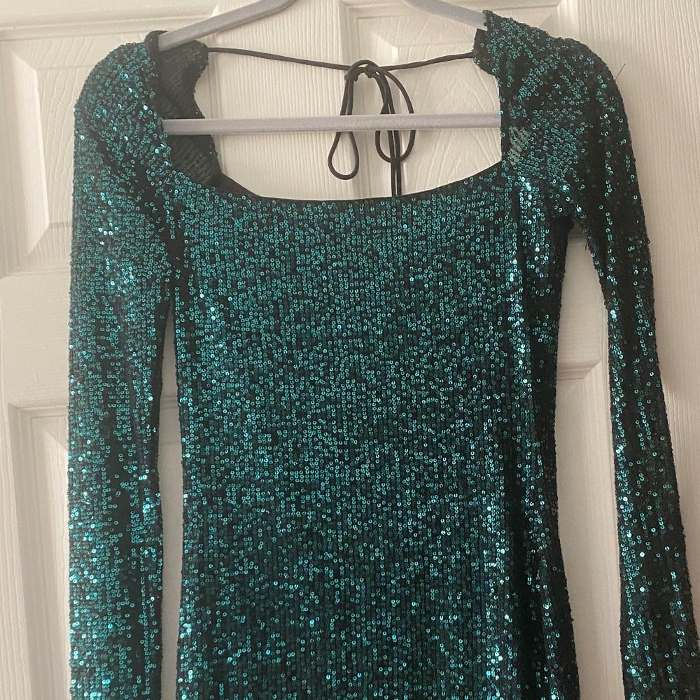 Dress - Cocktail, Party. Emerald Green Sequin - Medium (4)